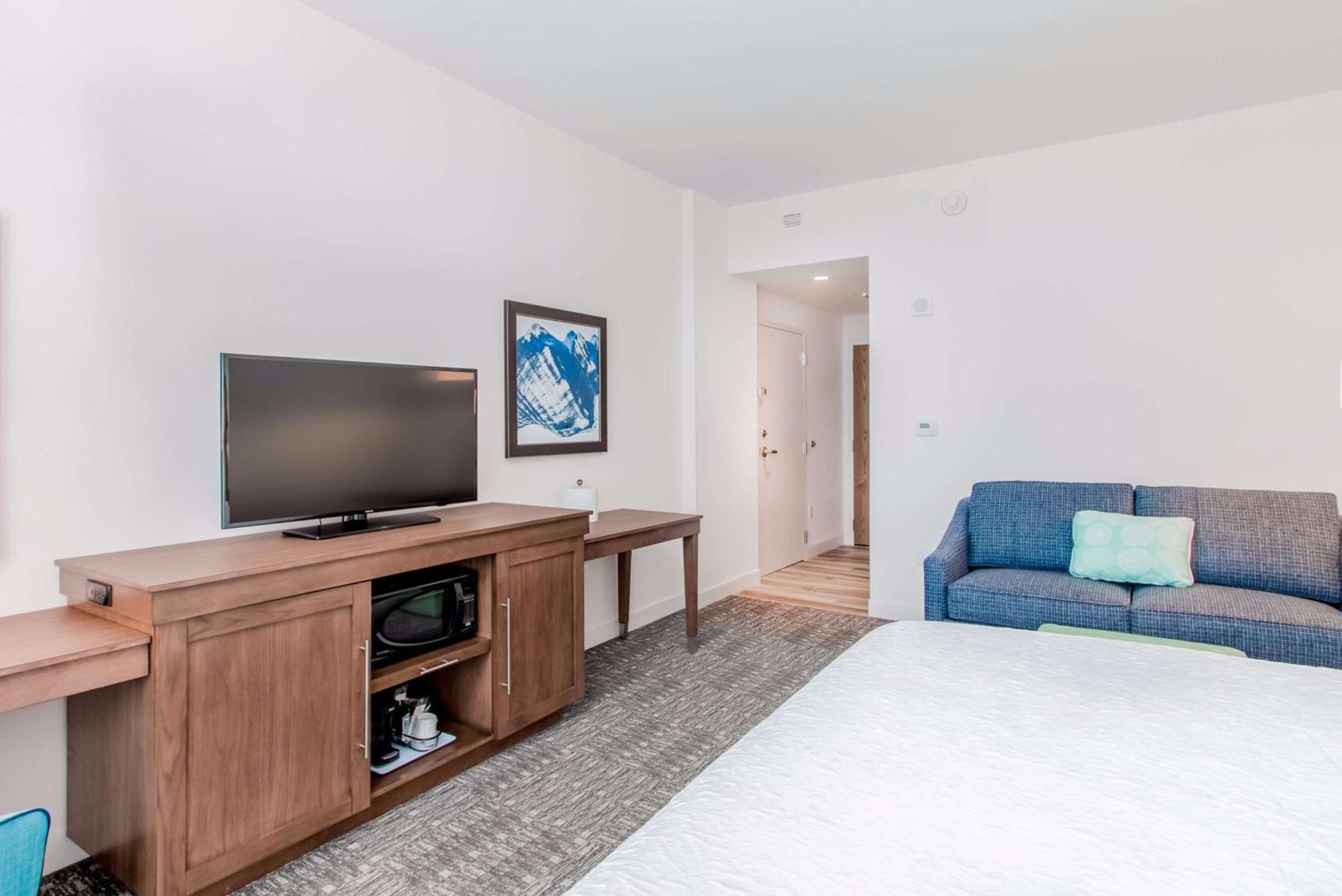 King Room with Roll-In Shower and Sofa Bed - Mobility/Hearing Accessible Non-Smoking