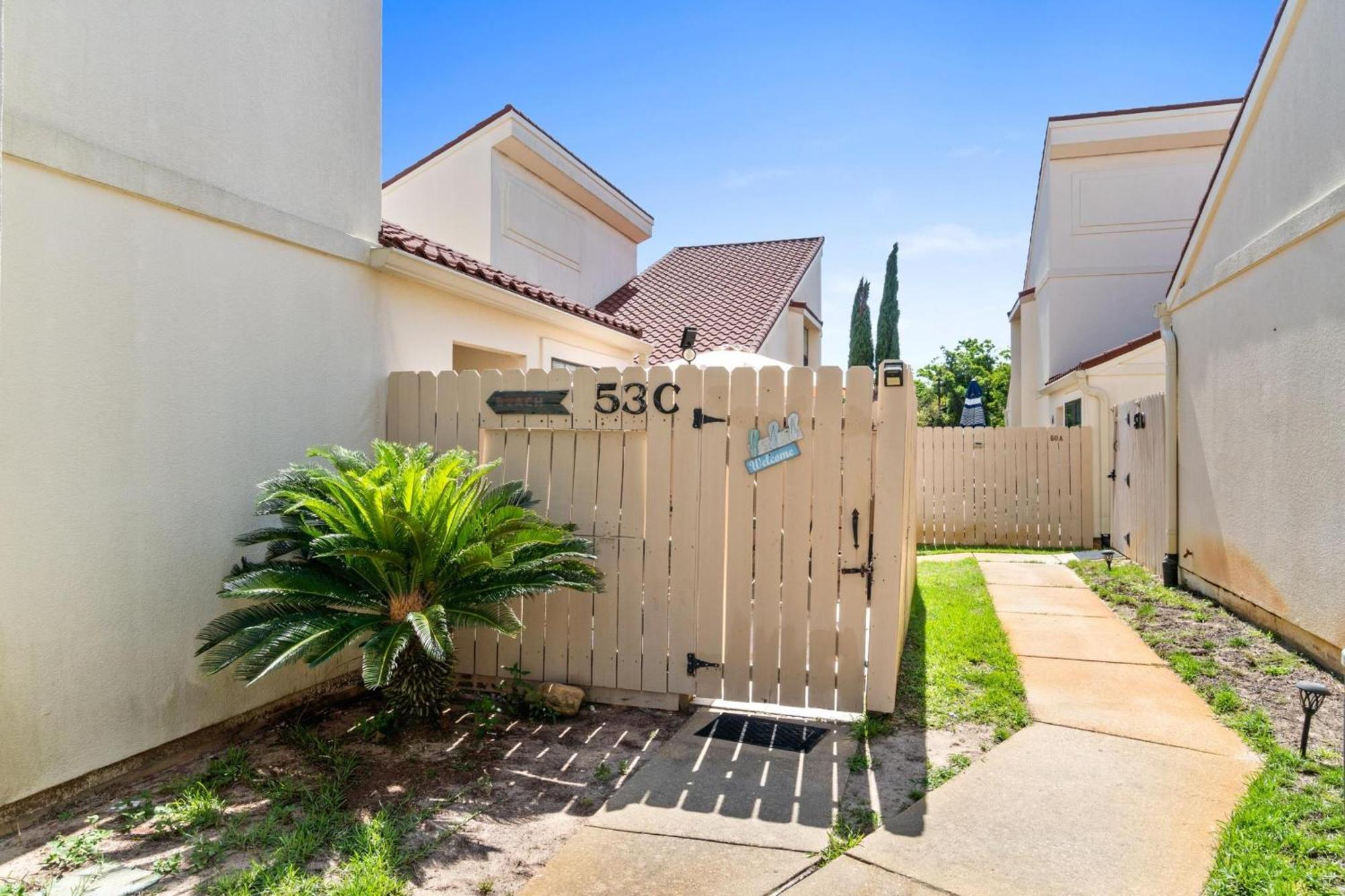 Two-Bedroom Townhouse,1641759025:JPEG