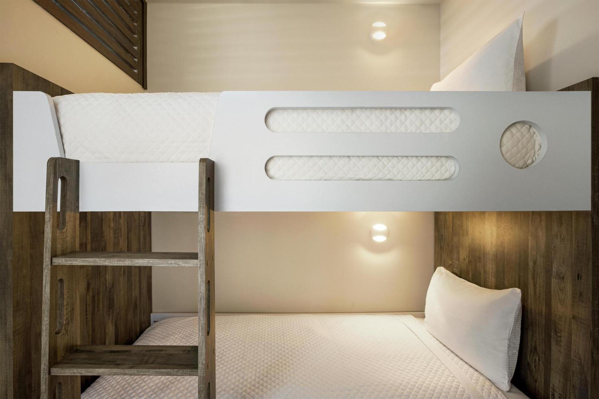 King Suite Bunk Beds Balcony,1756912853:JPEG