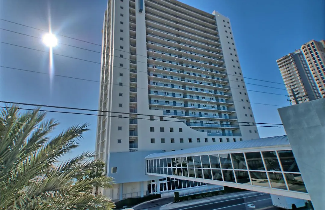 Sterling Breeze Beachfront Retreat Pool, Hot Tub & Free Beach Chairs-1