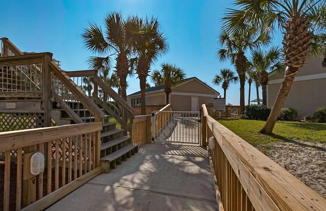 Beachfront - Renovated - Gulf View Bedroom - Flpcb5-1