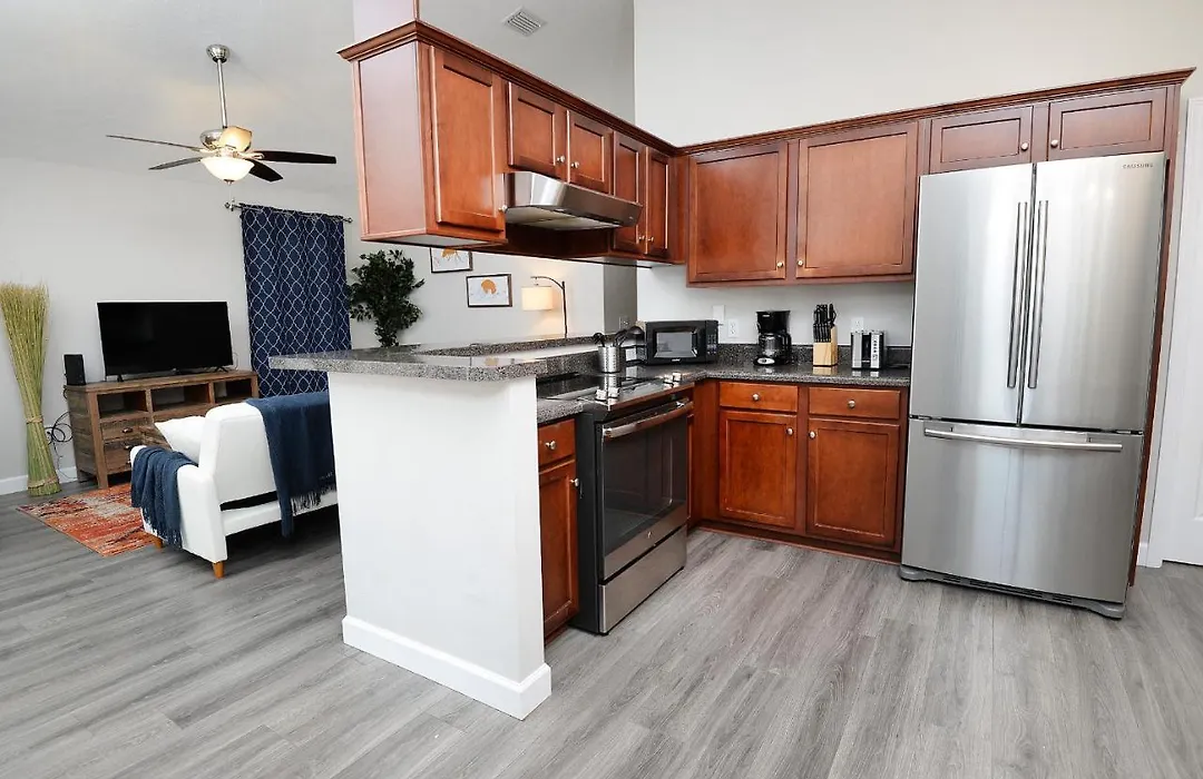 Stylish 3Br2Ba Home Gated Community Cozysuites-1