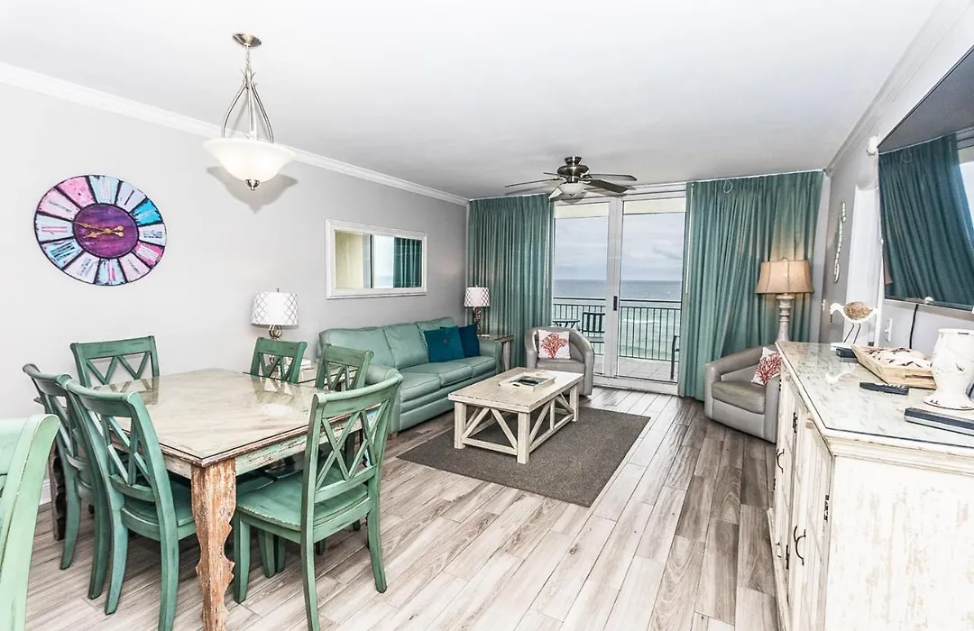 Emerald Beach, Unit 1536-1