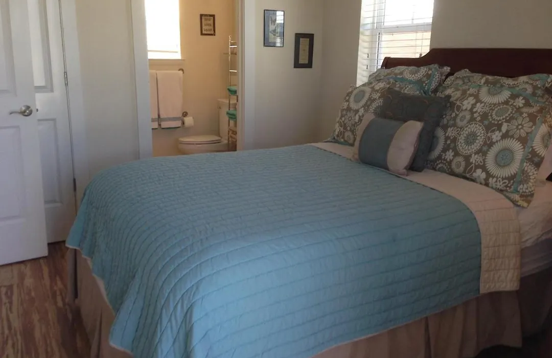 Mills Seaview Cottage By Forehand Rentals-1
