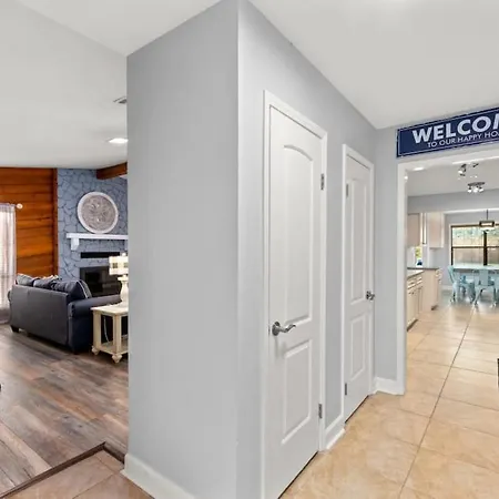 The Flip Flop Stop - Private Heated Pool, Pool House, Backyard Oasis And Game Room-3