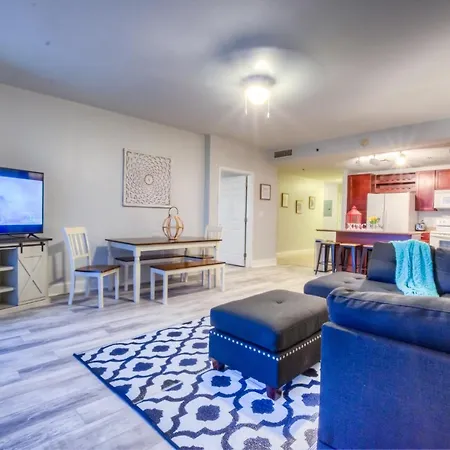 Brand New!Laketown Wharf 233! Beautiful 3 Bd, Great Amenities, And Great Location-2