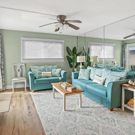 Regency Towers 304 - Gulf Front, Sunset Views, Pool, Hot Tub, Tiki Hut & More!-3